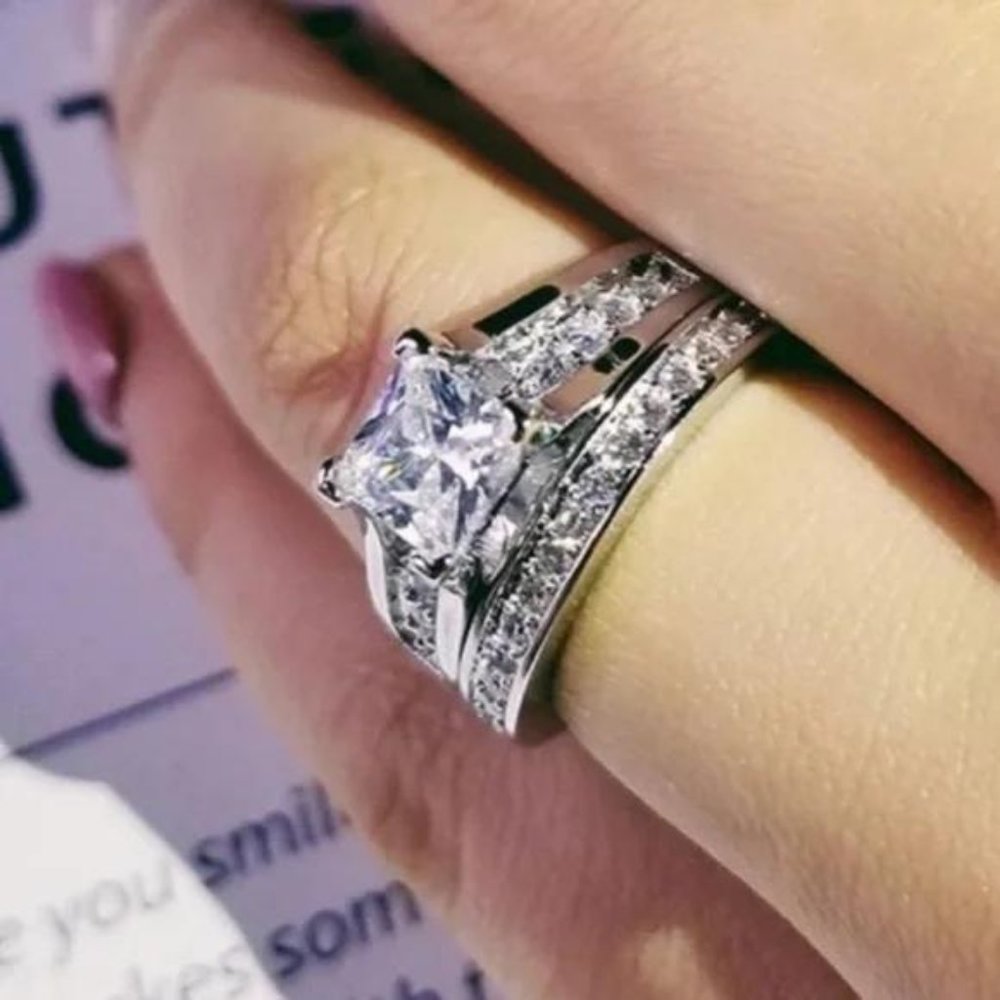 NEW 925 STERLING SILVER ENGAGEMENT DIAMOND RING SET, CUTE RING, SHINY RING. - Picture 2 of 5